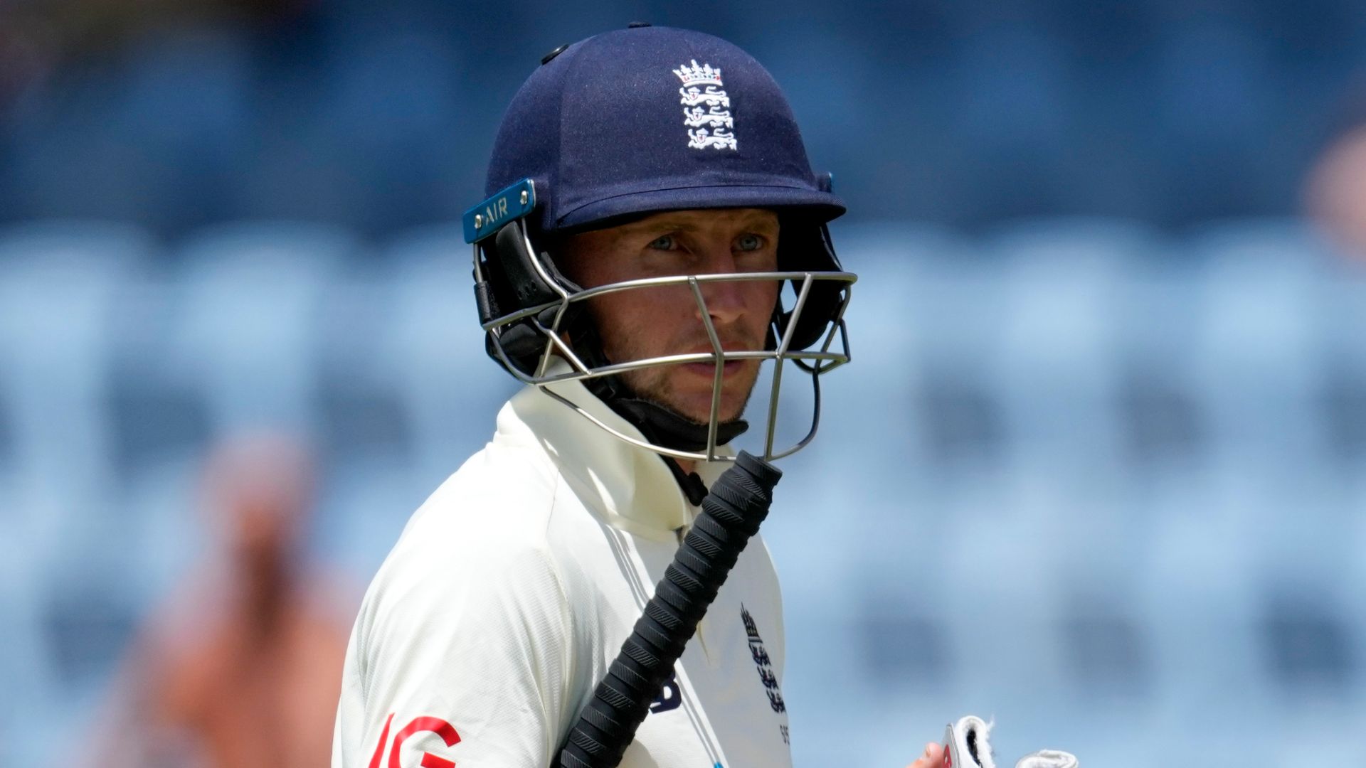 'Batting collapses the one constant of Root's captaincy'