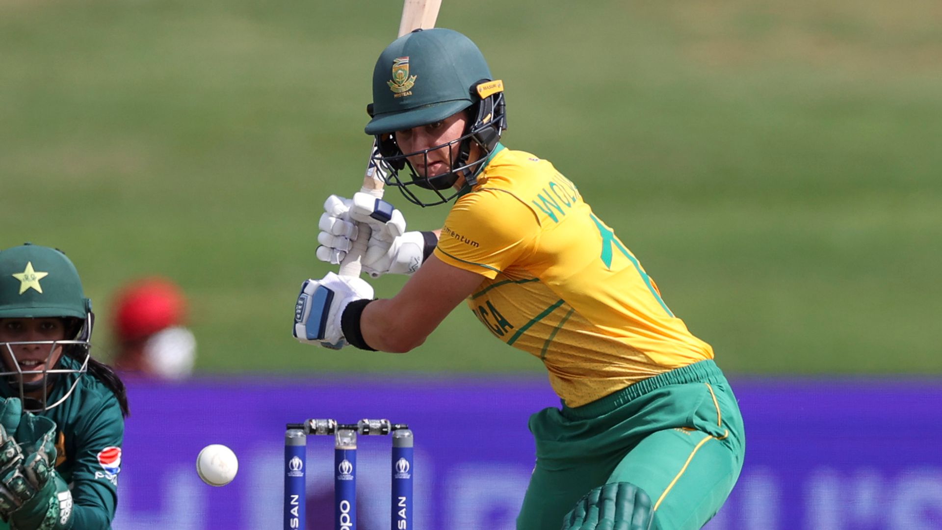 South Africa win thriller against Pakistan