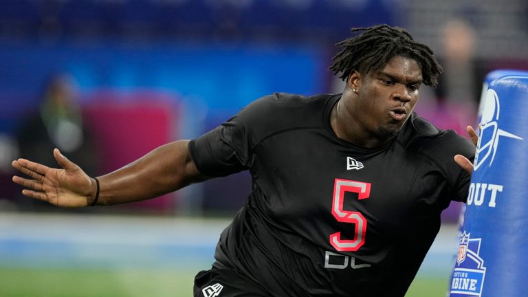 Georgia defensive tackle Jordan Davis evaluates his stellar combine workout and reacts to some celebrity tweets about his performance.