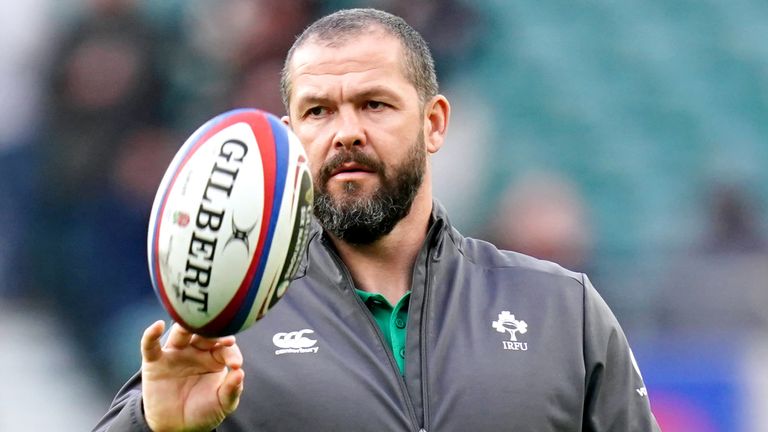 El entrenador en jefe de Irlanda, Andy Farrell, buscará llevar a su equipo a la historia en Nueva Zelanda 