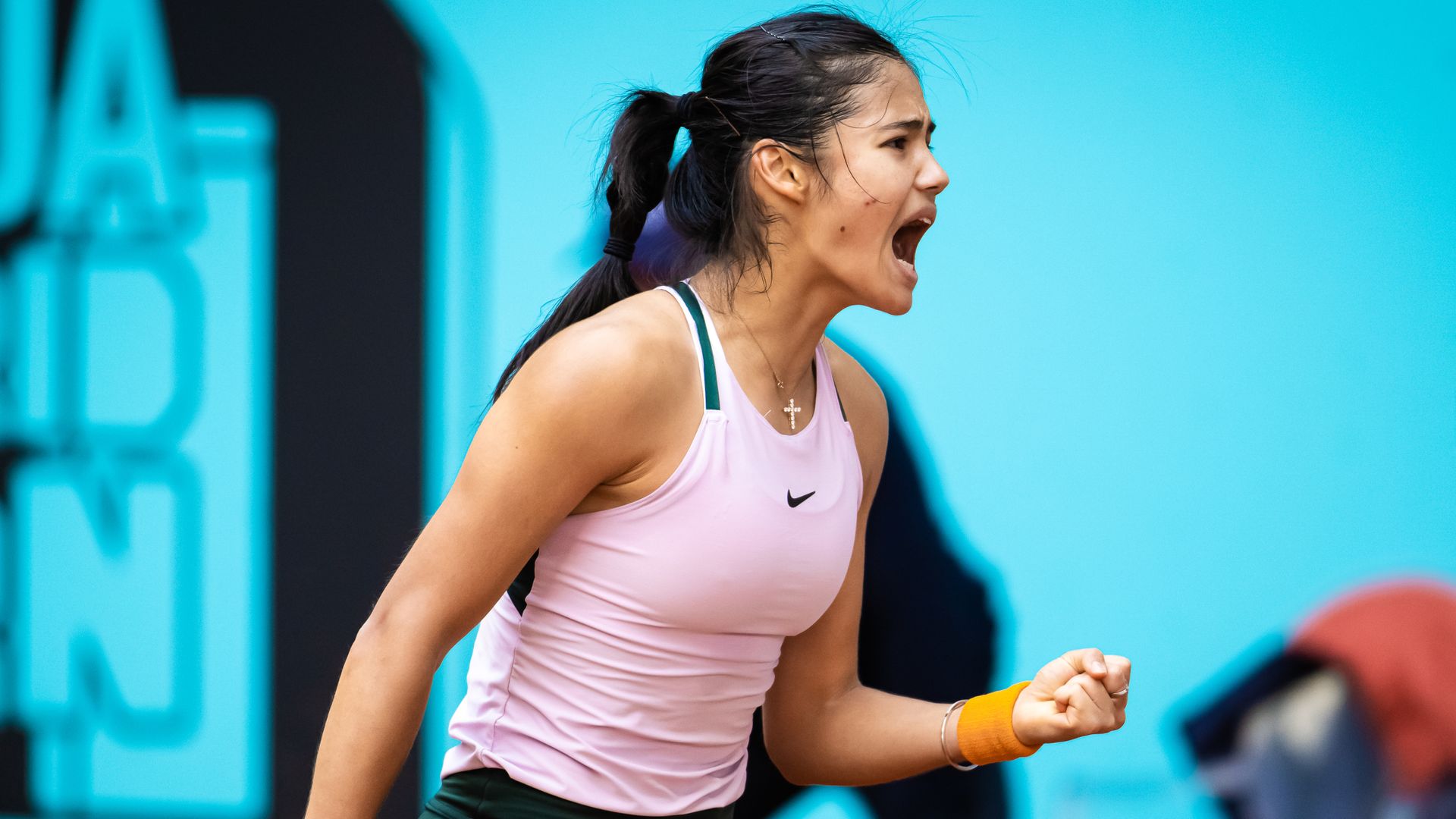 Raducanu through in Madrid | Swift win for Osaka