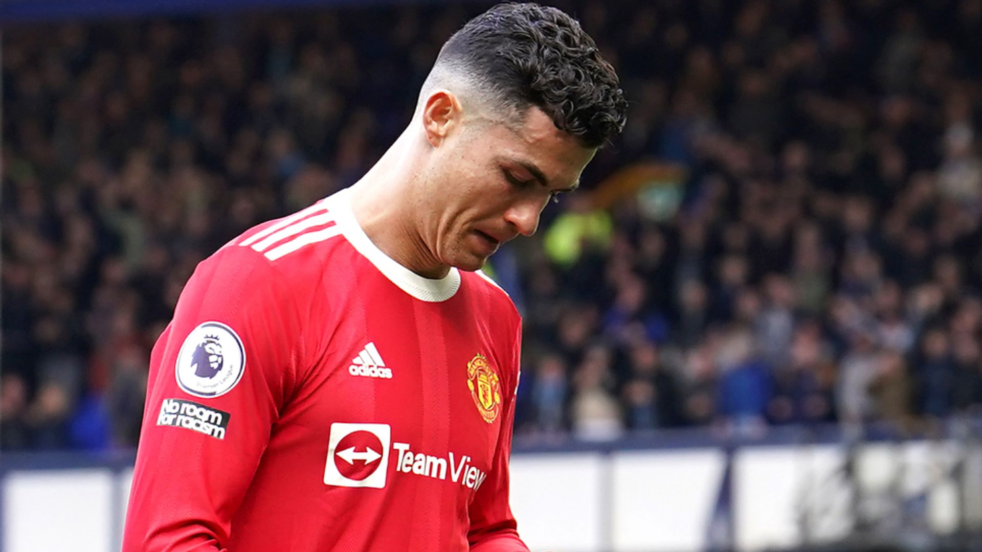 Ronaldo cautioned by police for appearing to slap boy's phone out of his hand