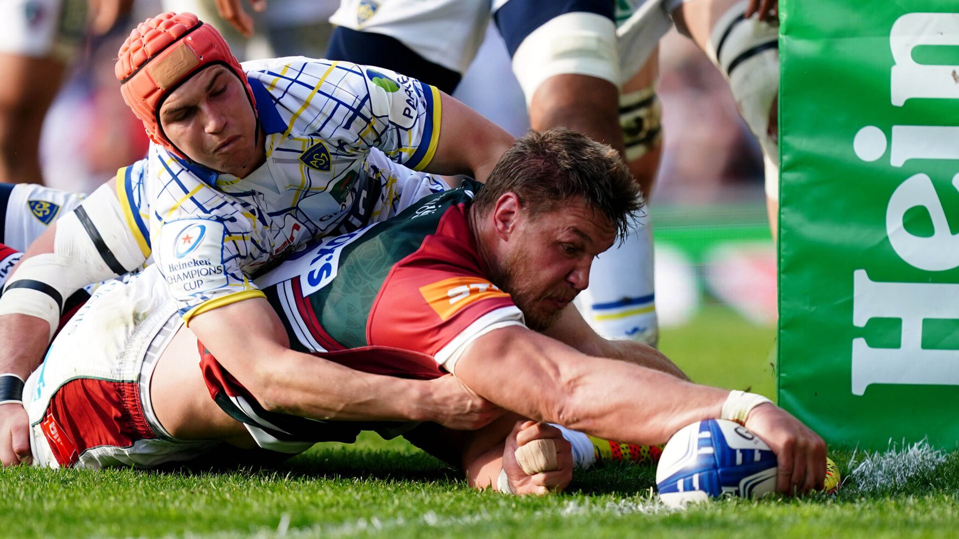 Leicester cruise past Clermont into quarters