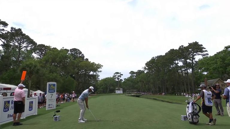 Corey Conners disisir hole-in-one brilian di par tiga ketujuh selama putaran pembukaan RBC Heritage 