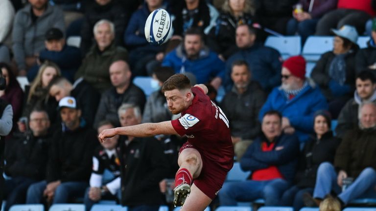 Ben Healy kicked Munster's first points in the game on 56 minutes 