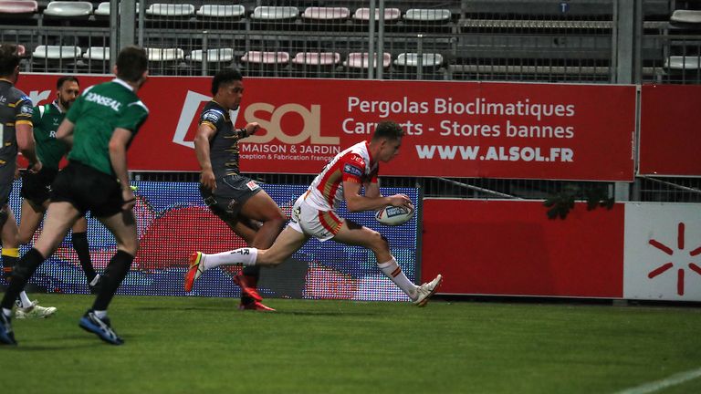 Matthieu Laguerre secured a hat-trick for the Dragons at the Stade Gilbert Brutus 