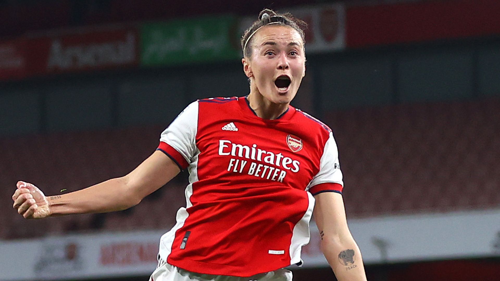 Arsenal see off Spurs to send WSL title race to final day