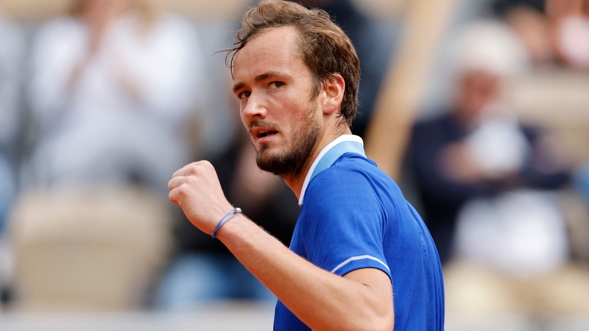 Medvedev allays injury fears to progress in Paris