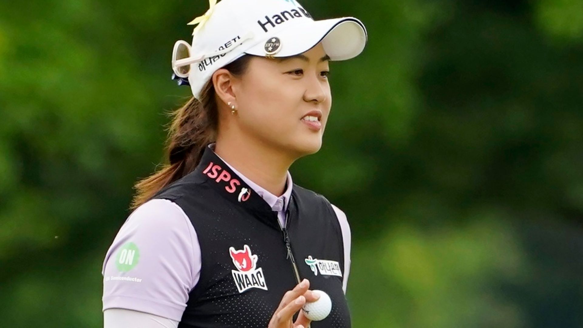 Lee stays ahead of Sagstrom in New Jersey