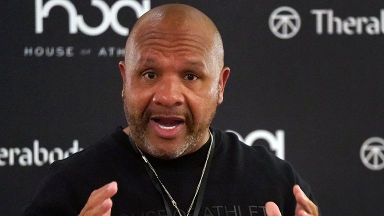 Hue Jackson ha alegado que le ofrecieron incentivos para perder partidos durante su mandato como entrenador en jefe de los Cleveland Browns.