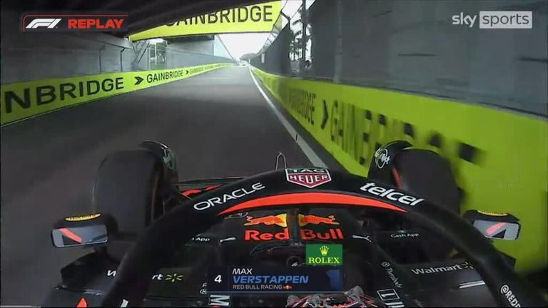 Max Verstappen P1 को चिकने से निकलने वाली दीवार पर हल्के स्पर्श के साथ शुरू करता है।