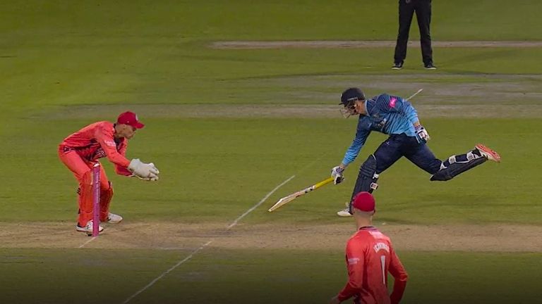 It went down to the wire in the Roses match between Lancashire and Yorkshire as the game was tied with the last ball!