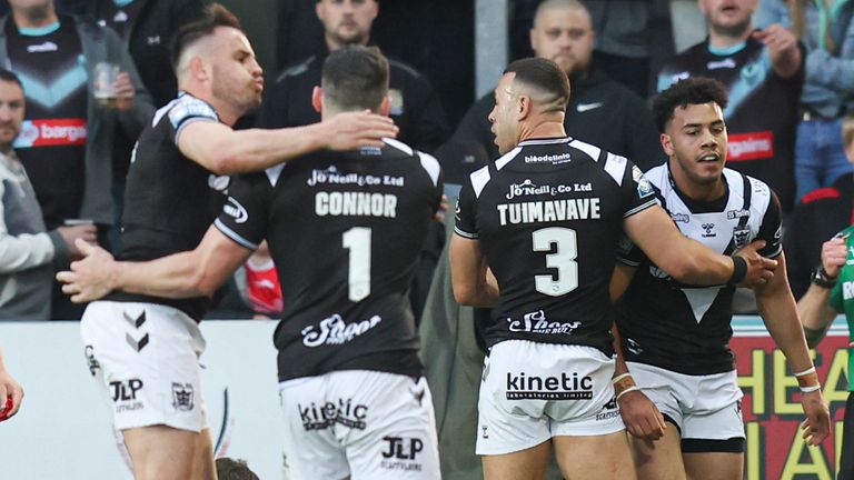 Hull FC celebrate Darnell McIntosh's (far right) equalising try