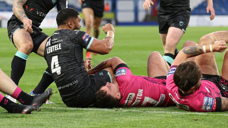 Ricky Leutele powered over for a sensational first half try 