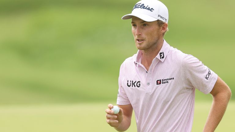 Watch the highlights of the second round of the 2022 PGA Championship from Southern Hills as Will Zalatoris fires a no-magic 65 to take the lead midway through.