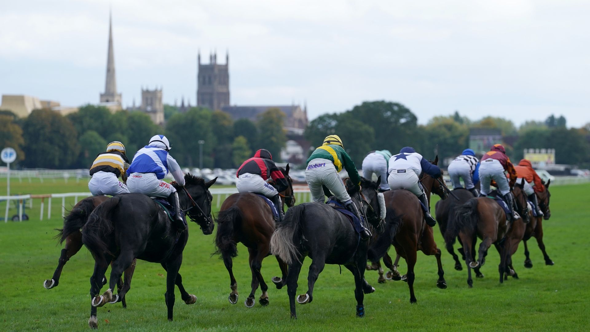 Pauling and Bowen send in-form runners to Worcester