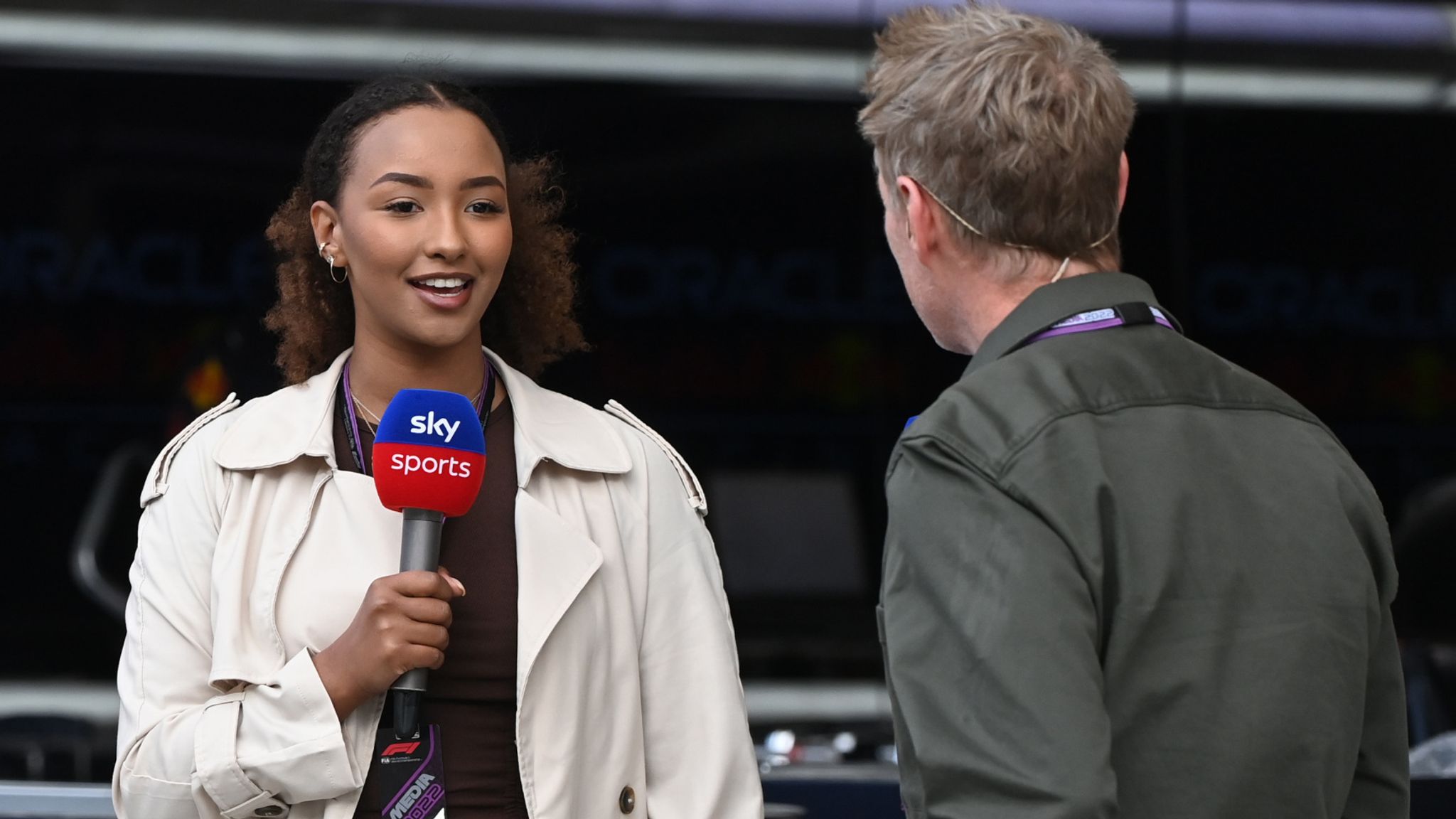 Lewis Hamilton says Sky Sports F1s Naomi Schiff is totally qualified after Twitter troll questions her credentials F1 News