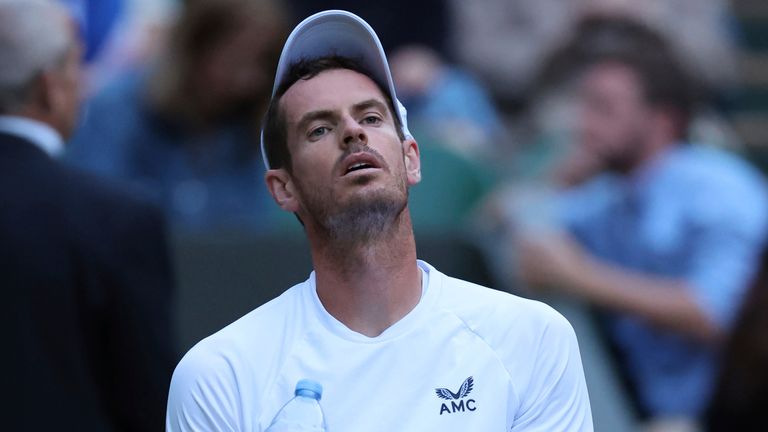 Andy Murray was eliminated by American John Isner in four sets