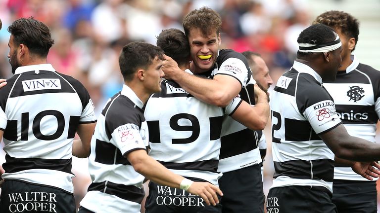 The Barbarians ran in eight tries at Twickenham despite playing for 43 minutes with a man less 