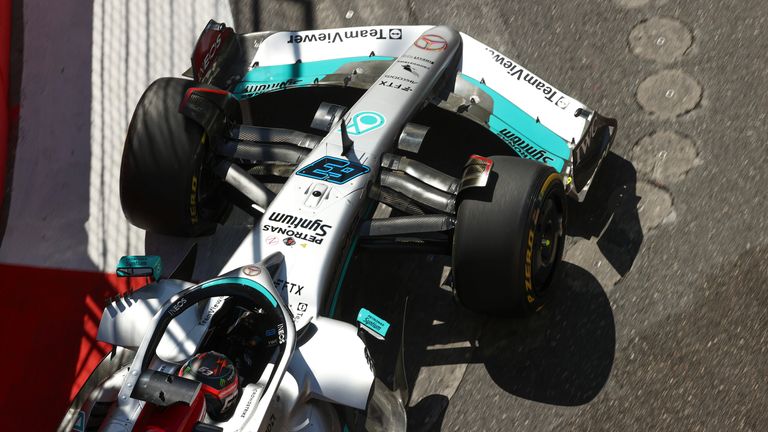 Azerbaycan GP: Lewis Hamilton, Mercedes'in sektirmesinin neden olduğu sırt ağrısını 'yarışın bitmesi için dua ederken' açıkladı