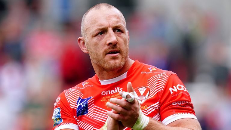 James Roby was greeted with a Guard of Honour as he broke the record for Super League appearances 