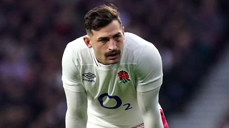 イングランドウィンガージョニーメイ（Jonny May）が肘の負傷でジャージーで開かれた先週の訓練キャンプに結長した。