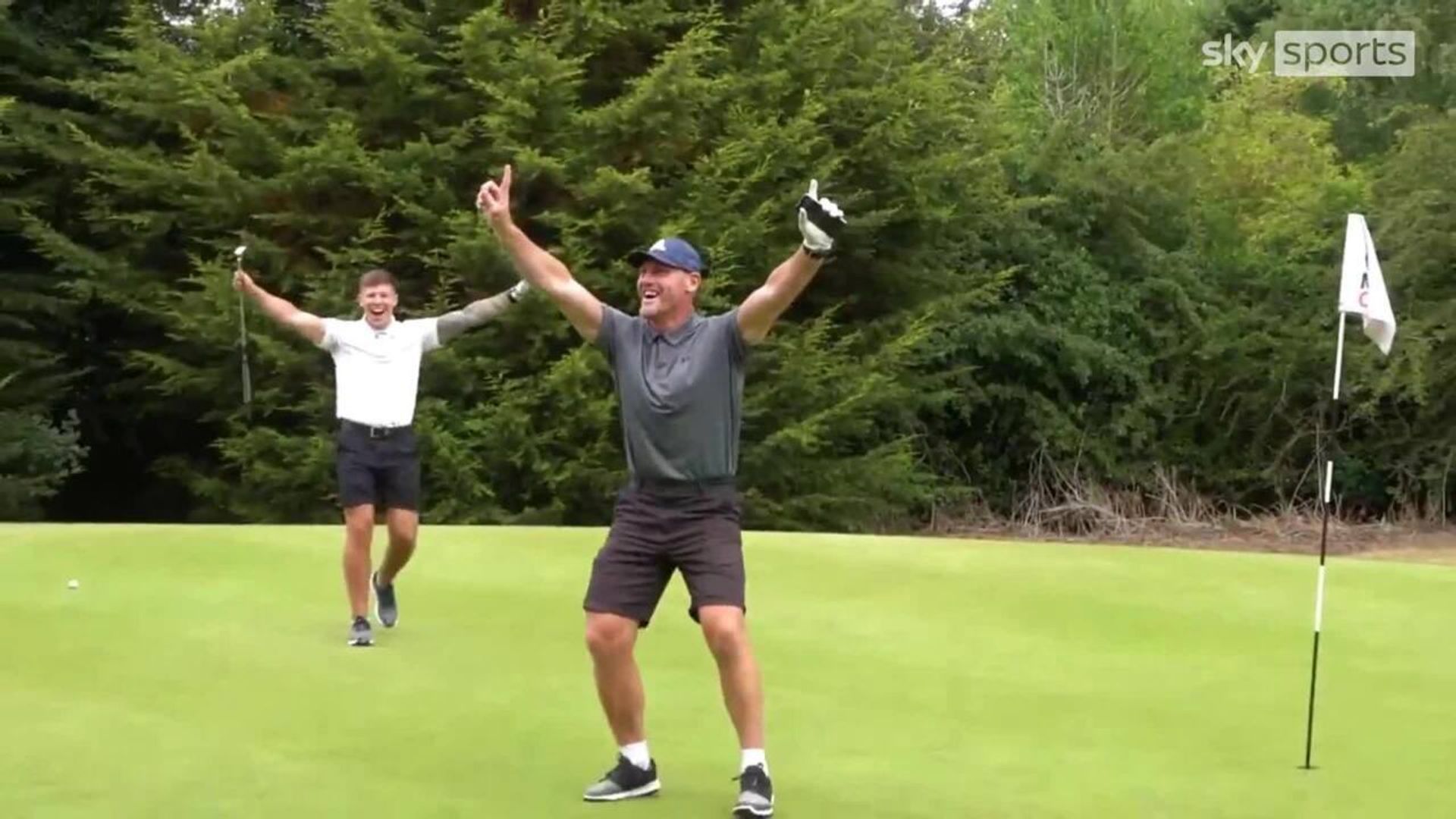 Hull FC's Ellis hits incredible hole-in-one!