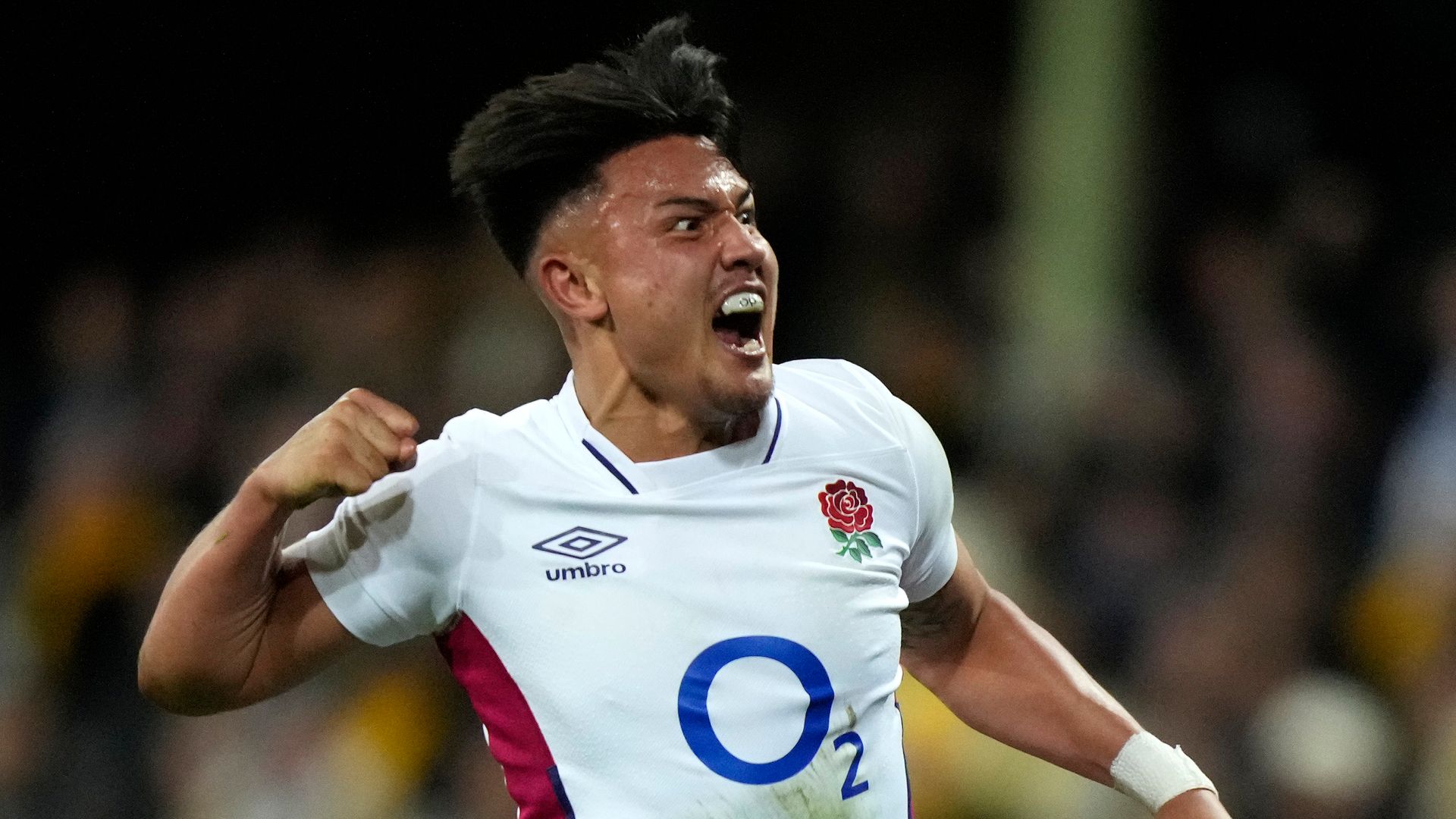 Smith inspires England to narrow third Test victory and series win