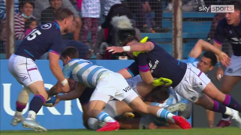 Gonzalo Bertranou edges Argentina back in front with a quick response after Scotland's try by Hutchinson