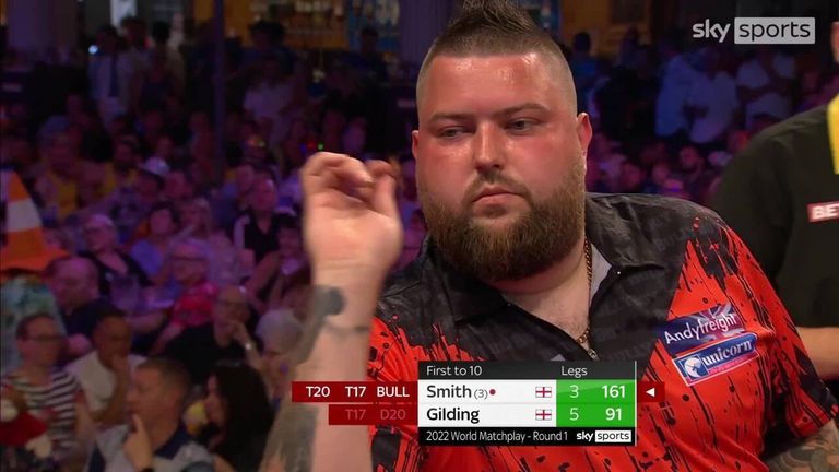 Watch as Michael Smith checks out with a massive 161 finishing on the bull