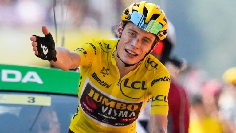 Tour de France: Jonas Vingegaard mendekati gelar pertama setelah menarik diri dari juara bertahan Tadej Pogacar |  Berita Bersepeda