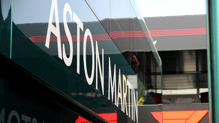 Pekerja F1 mengalami pelecehan rasis dan homofobia saat berada di Aston Martin