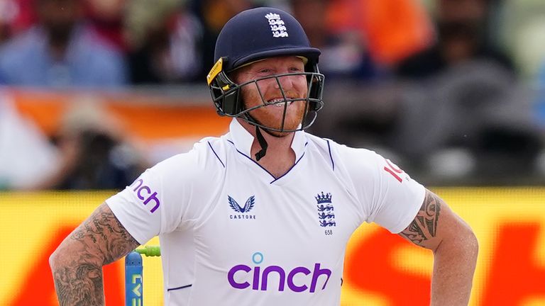 Stokes golpeó tres cuatros y cayó dos veces en su golpe de 36 bolas en Edgbaston