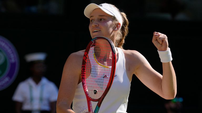 Elena Rybakina, Wimbledon'daki ilk Grand Slam finaline ulaşmak için Simona Halep'i üzdü