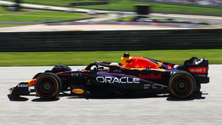 Verstappen tops P1 ahead of Leclerc, Russell | Qualifying at 4pm