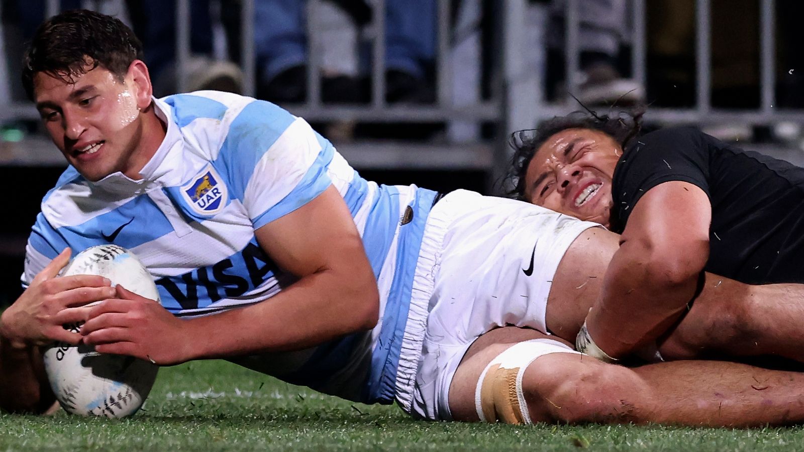 New Zealand 18-25 Argentina: All Blacks surprised by sensible Pumas in Rugby Championship