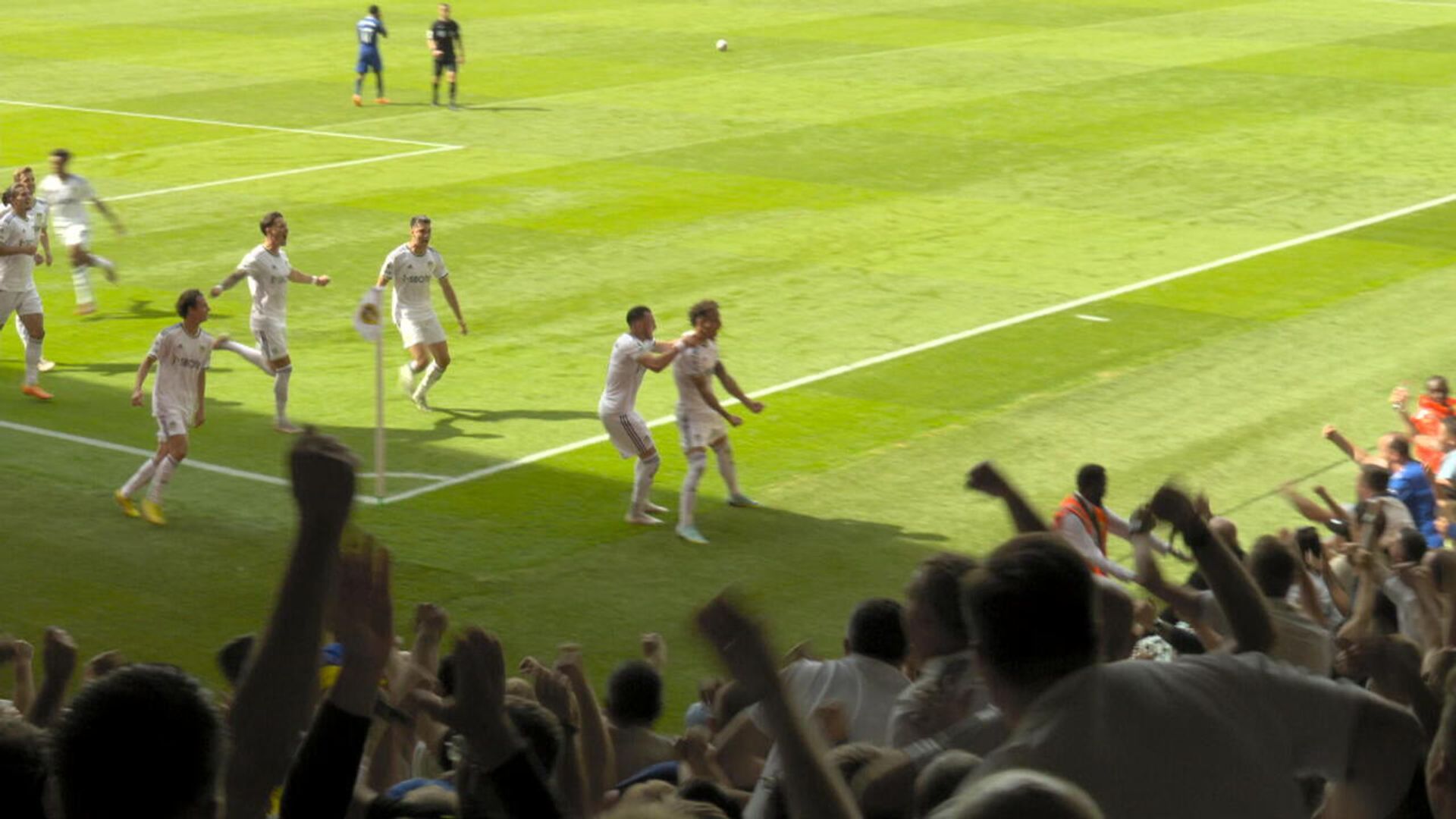 Rodrigo langsung menambah gol kedua untuk Leeds