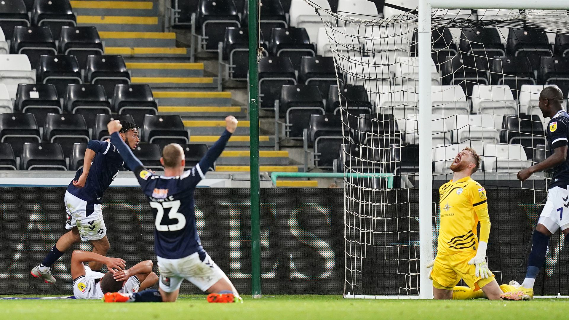 EFL goals, round-up: Millwall's own goals late show; Norwich win