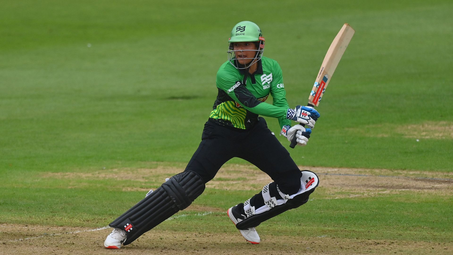 Dunkley and Shrubsole help steer Brave as unbeaten run continues