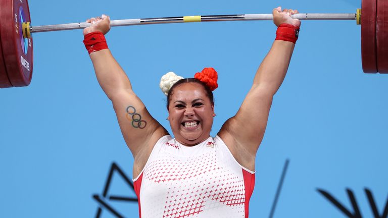 Emily Campbell wins weightlifting gold for England in the women's 87kg category at the Commonwealth Games