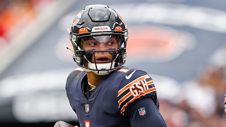 Chicago Bears quarterback Justin Fields (1) looks on against the New York  Giants during an NFL football game Sunday, Oct. 2, 2022, in East  Rutherford, N.J. (AP Photo/Adam Hunger Stock Photo - Alamy