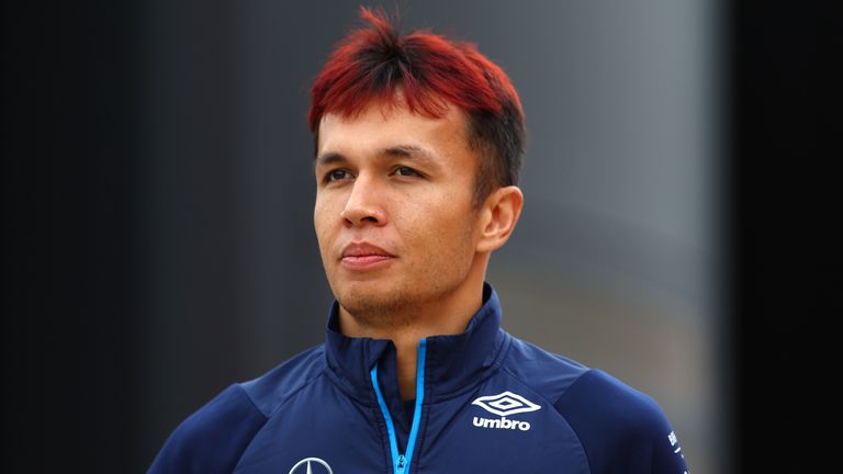 Alex Albon extends his stay with the Williams team