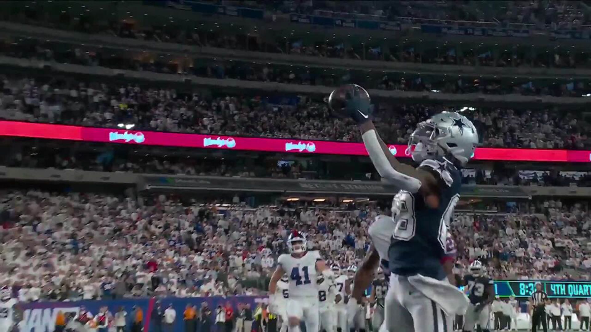 CeeDee Lamb's stunning one-handed TD catch