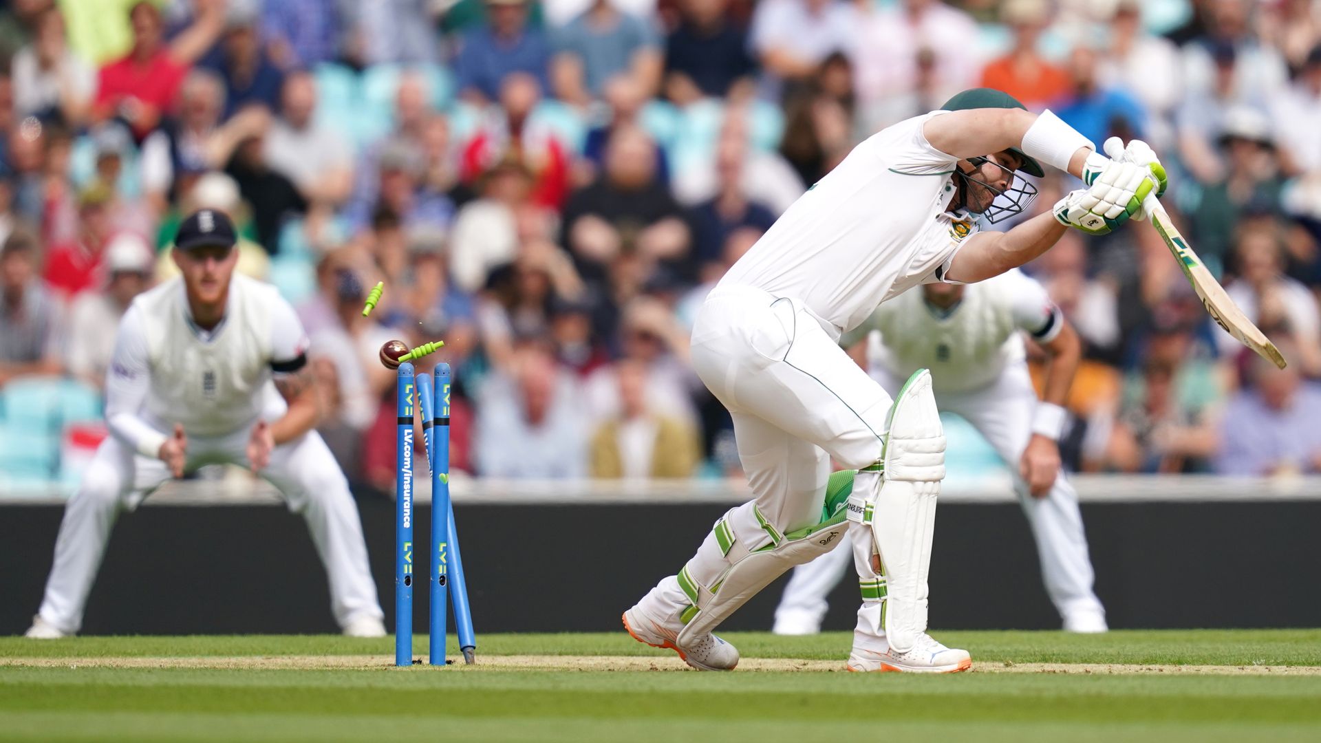 England edge ahead as wickets tumble at Kia Oval