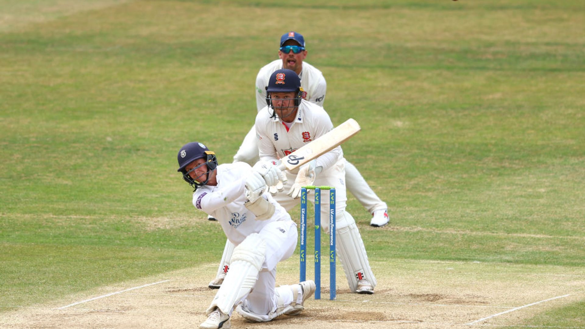 Yorkshire fight back against Lancs as Organ stars for Hampshire