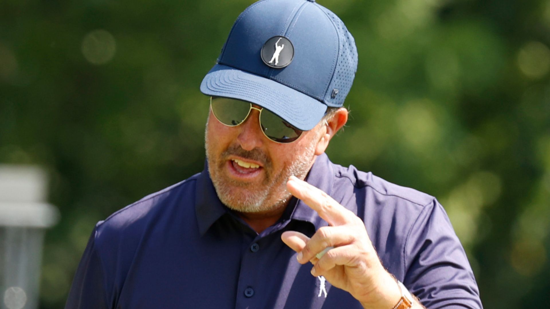 Mickelson: LIV Golf 'here to stay' | DJ three clear of Smith in Chicago