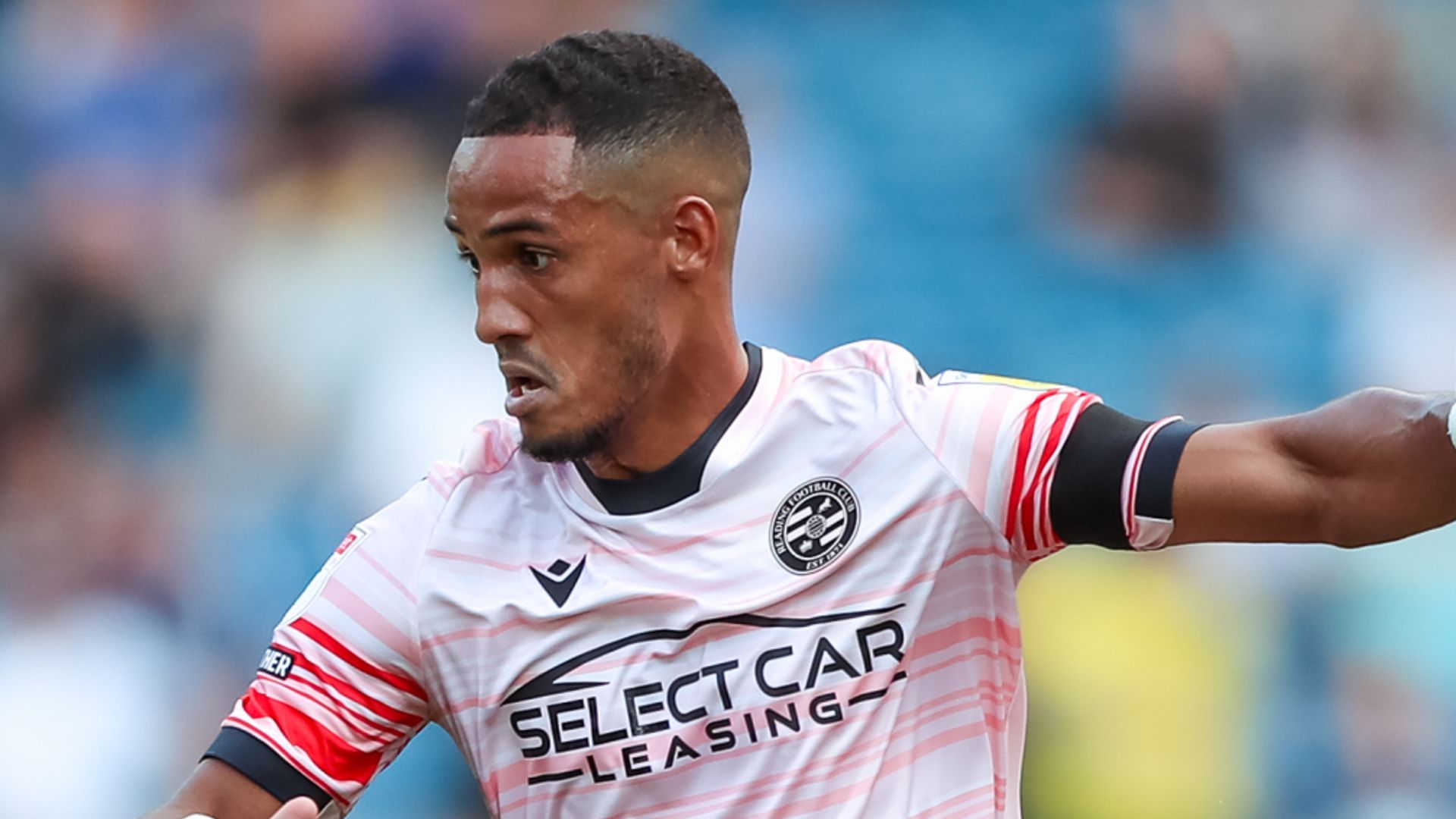 Ince free-kick fires Reading past Wigan