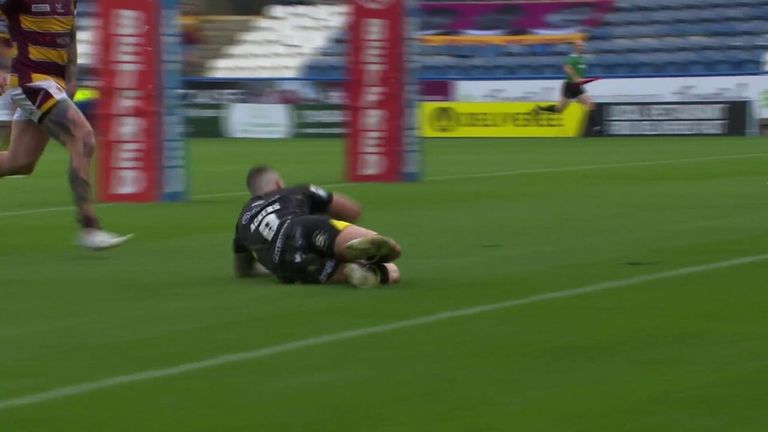 Andy Ackers scored this solo try for Salford Red Devils in their Betfred Super League play-off Eliminator win over Huddersfield Giants.
