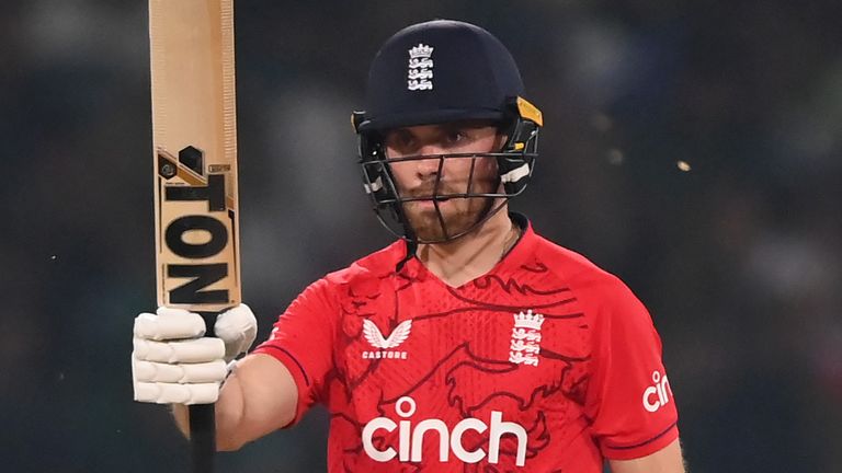 Phil Salt smashed 87 not out from 41 balls as England set up a T20I series decider against Pakistan