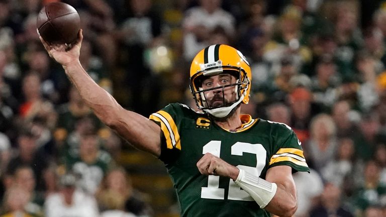Aaron Rodgers continued his impressive run against the Bears